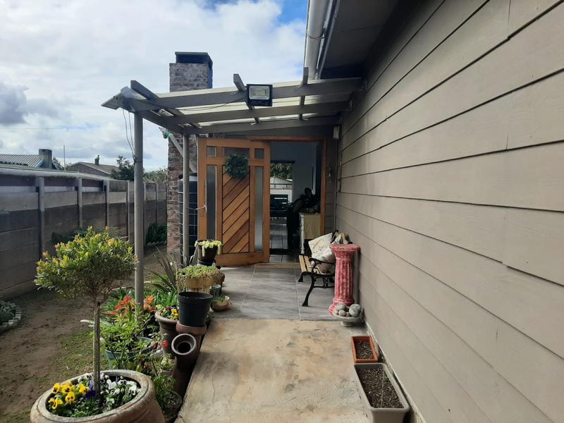 4 Bedroom Property for Sale in Albertinia Western Cape